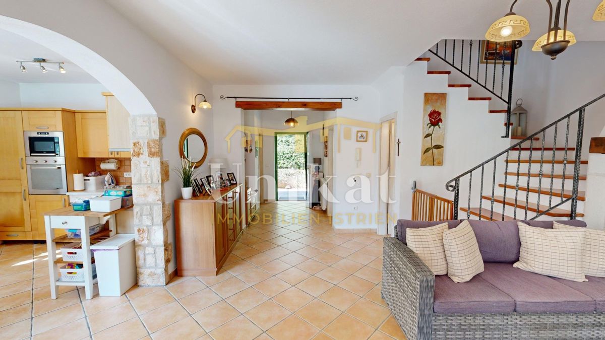 Dvojna kuća con piscina in stile istriano